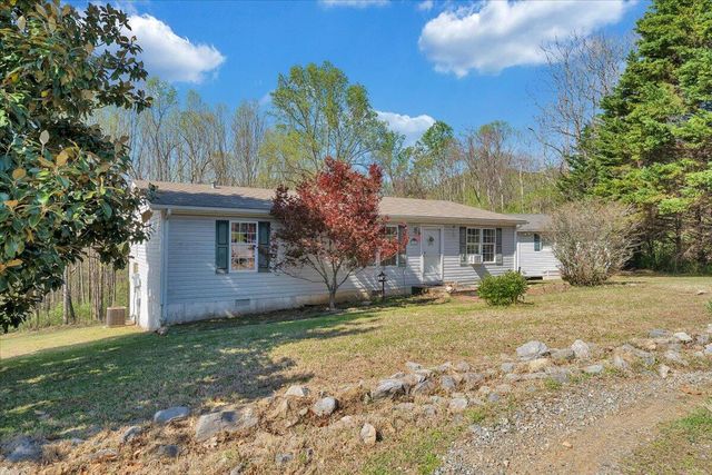 105 CHEROKEE LN, Thaxton, VA 24174