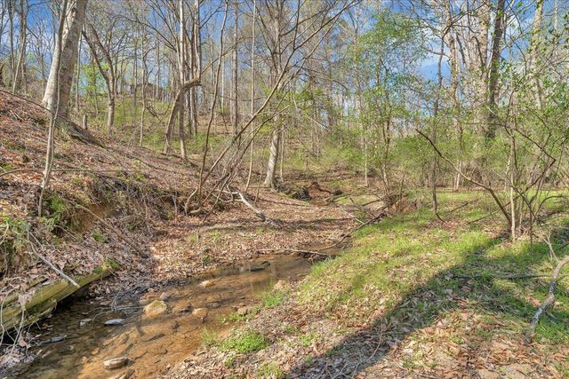 105 CHEROKEE LN, Thaxton, VA 24174