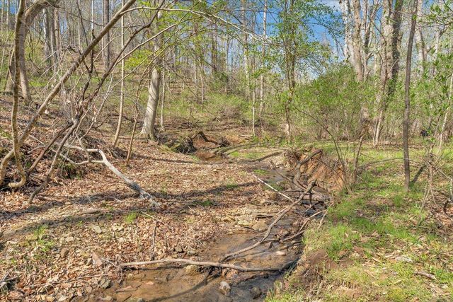 105 CHEROKEE LN, Thaxton, VA 24174