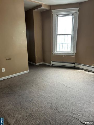 869 Clifton Avenue, Newark, NJ 07104