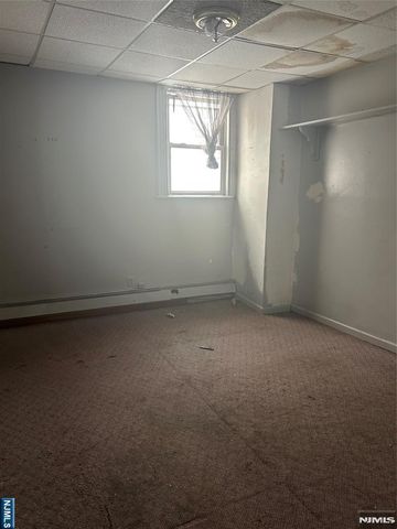 869 Clifton Avenue, Newark, NJ 07104