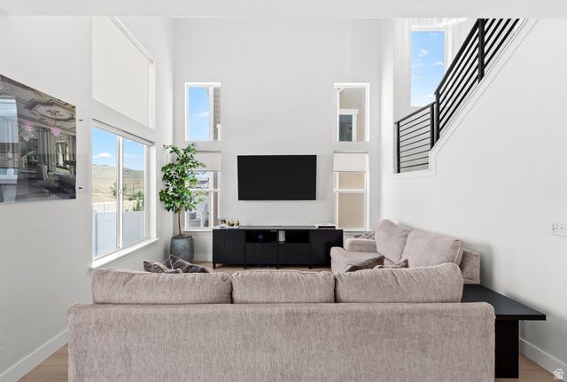 999 N LEDGER DR, Saratoga Springs, UT 84045