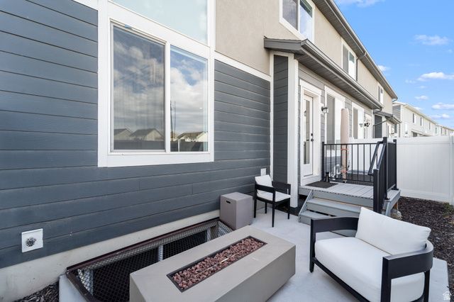 999 N LEDGER DR, Saratoga Springs, UT 84045