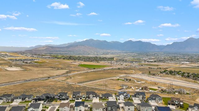 999 N LEDGER DR, Saratoga Springs, UT 84045