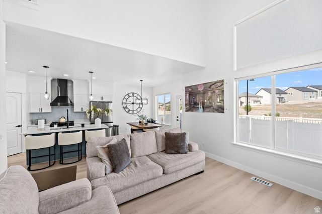999 N LEDGER DR, Saratoga Springs, UT 84045