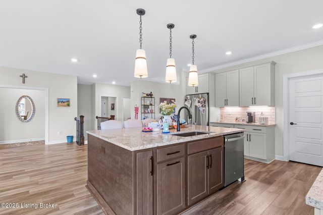 11604 Angel Falls Ct, Prospect, KY 40059