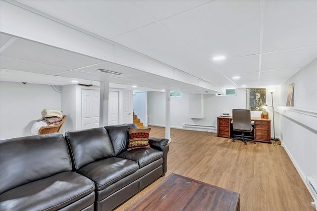 1 Thorwald Dr, Dennis, MA 02660