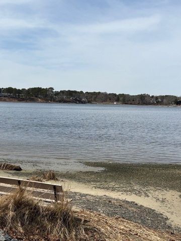 1 Thorwald Dr, Dennis, MA 02660