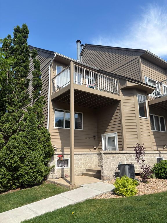 2839 Kenwood Isles Drive, Minneapolis, MN 55408