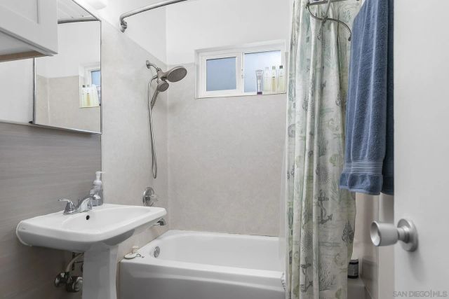 5038-40 W Point Loma Blvd, San Diego, CA 92107