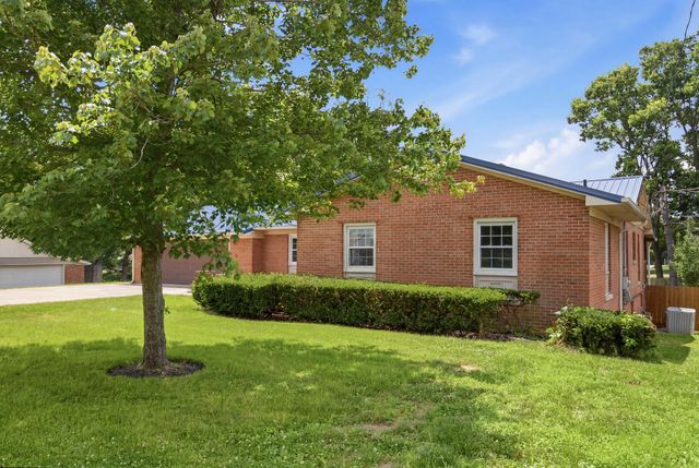 206 Hiawatha Trail, Georgetown, KY 40324