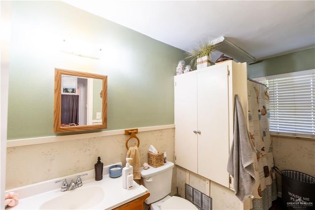 118 W Davis Street, Harlingen, TX 78550
