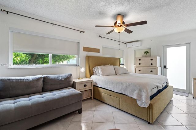 5713 NW 87th Ave, Tamarac, FL 33321