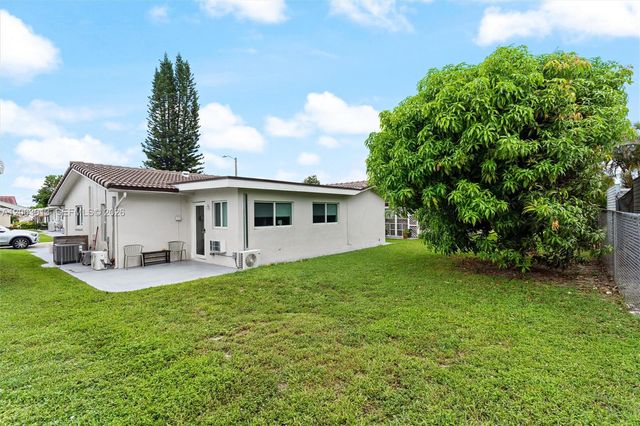 5713 NW 87th Ave, Tamarac, FL 33321