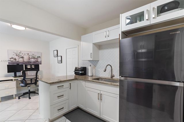 5713 NW 87th Ave, Tamarac, FL 33321