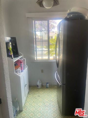 6467 Cimarron Street, Los Angeles, CA 90047