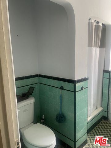 6467 Cimarron Street, Los Angeles, CA 90047