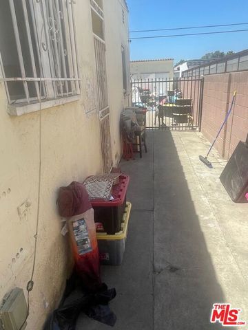 6467 Cimarron Street, Los Angeles, CA 90047