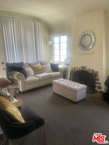 6467 Cimarron Street, Los Angeles, CA 90047