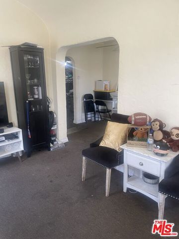 6467 Cimarron Street, Los Angeles, CA 90047