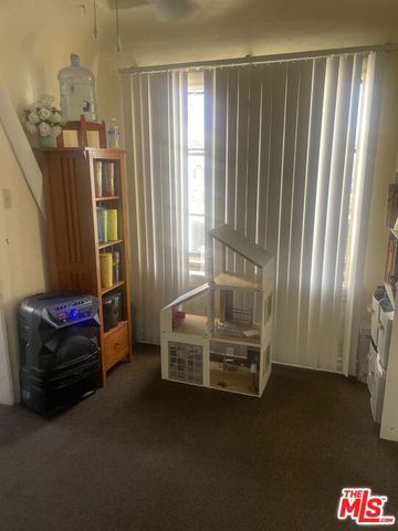 6467 Cimarron Street, Los Angeles, CA 90047