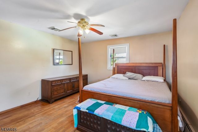 844 Lakeshore Dr, Aberdeen Twp., NJ 07735