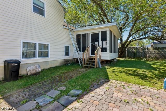 844 Lakeshore Dr, Aberdeen Twp., NJ 07735