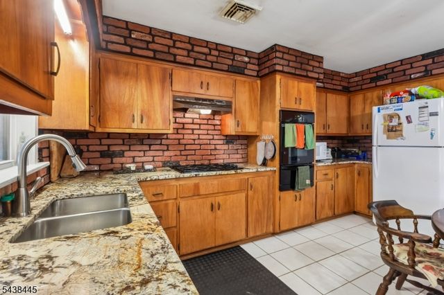 844 Lakeshore Dr, Aberdeen Twp., NJ 07735