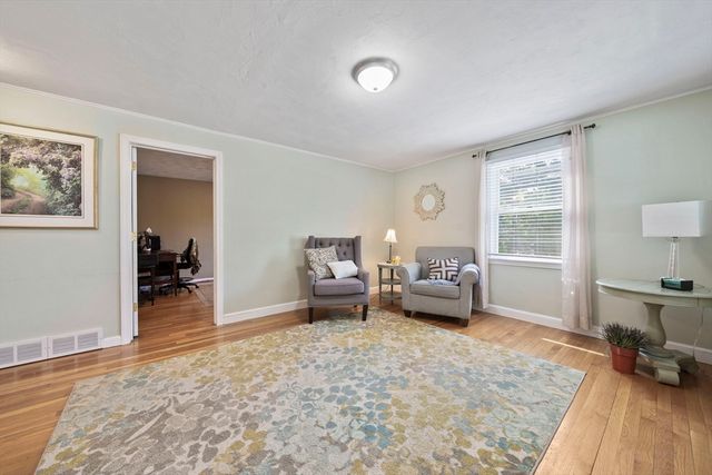 116 S High St, Foxboro, MA 02035
