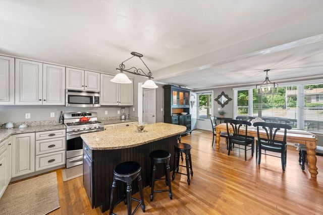 116 S High St, Foxboro, MA 02035