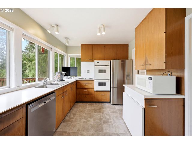 2555 Sw SUNSET Blvd, Portland, OR 97239
