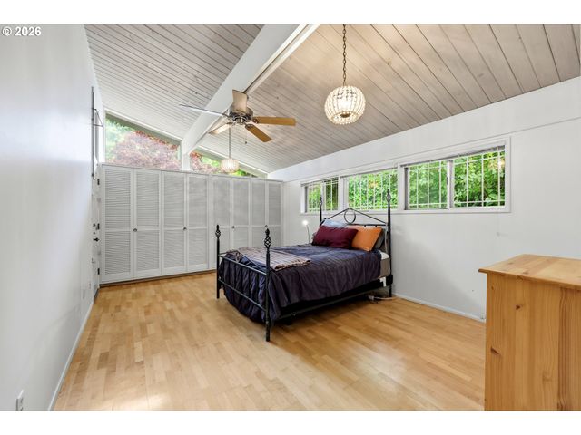 2555 Sw SUNSET Blvd, Portland, OR 97239