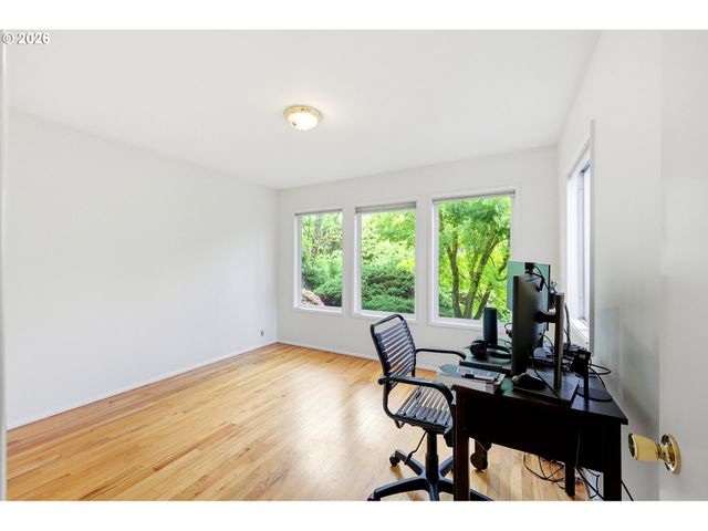 2555 Sw SUNSET Blvd, Portland, OR 97239