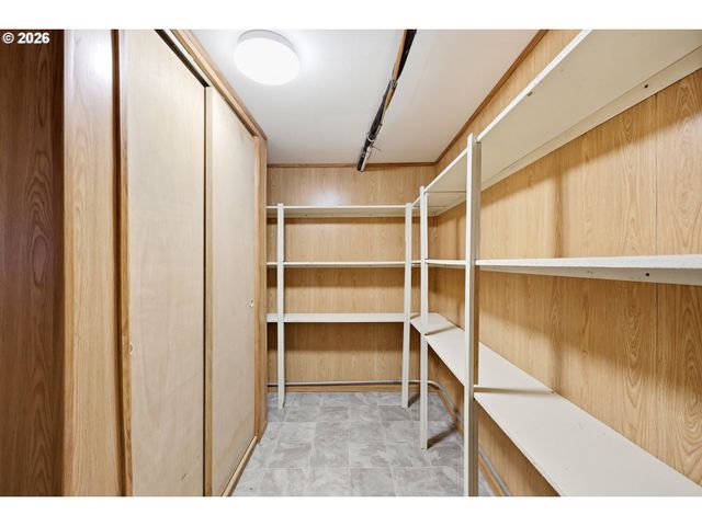 2555 Sw SUNSET Blvd, Portland, OR 97239