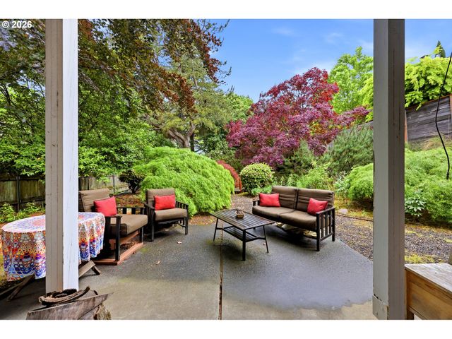 2555 Sw SUNSET Blvd, Portland, OR 97239
