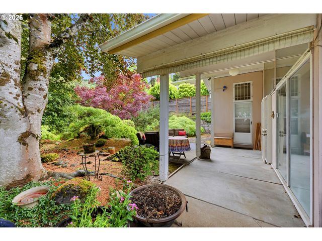 2555 Sw SUNSET Blvd, Portland, OR 97239