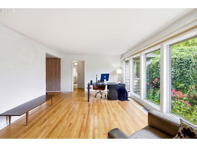 2555 Sw SUNSET Blvd, Portland, OR 97239