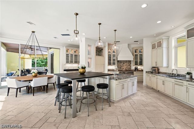 615 Binnacle DR, Naples, FL 34103
