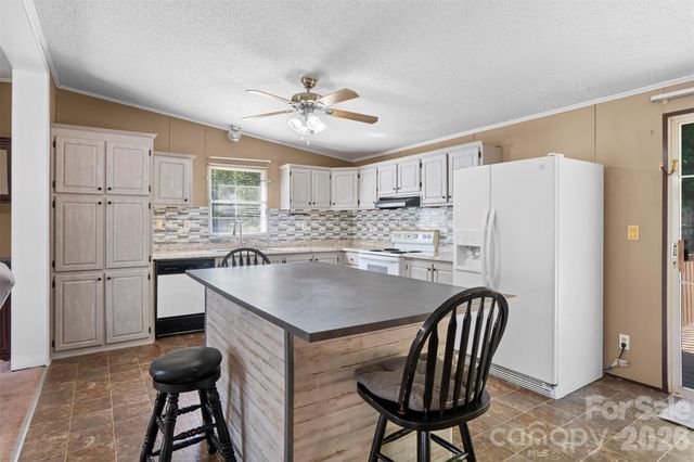 199 Sable Lane, Thomasville, NC 27360