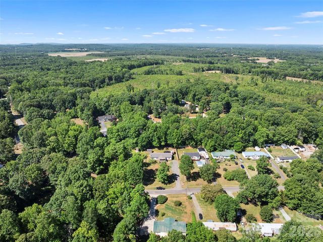 199 Sable Lane, Thomasville, NC 27360