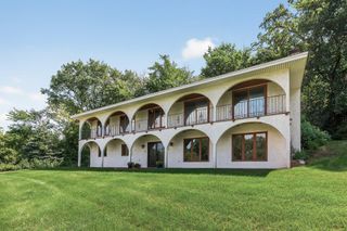 108 Hidden Meadow Road, Apple Valley, MN 55124