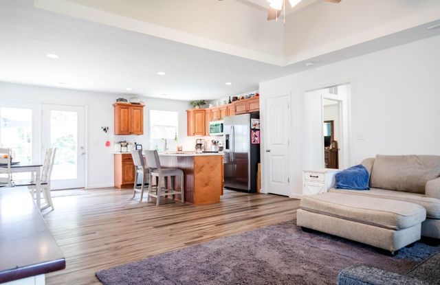 1010 Rainbow Way, Lawrenceburg, KY 40342