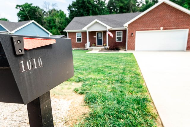 1010 Rainbow Way, Lawrenceburg, KY 40342