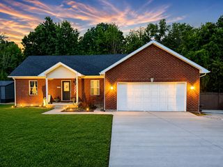 1010 Rainbow Way, Lawrenceburg, KY 40342