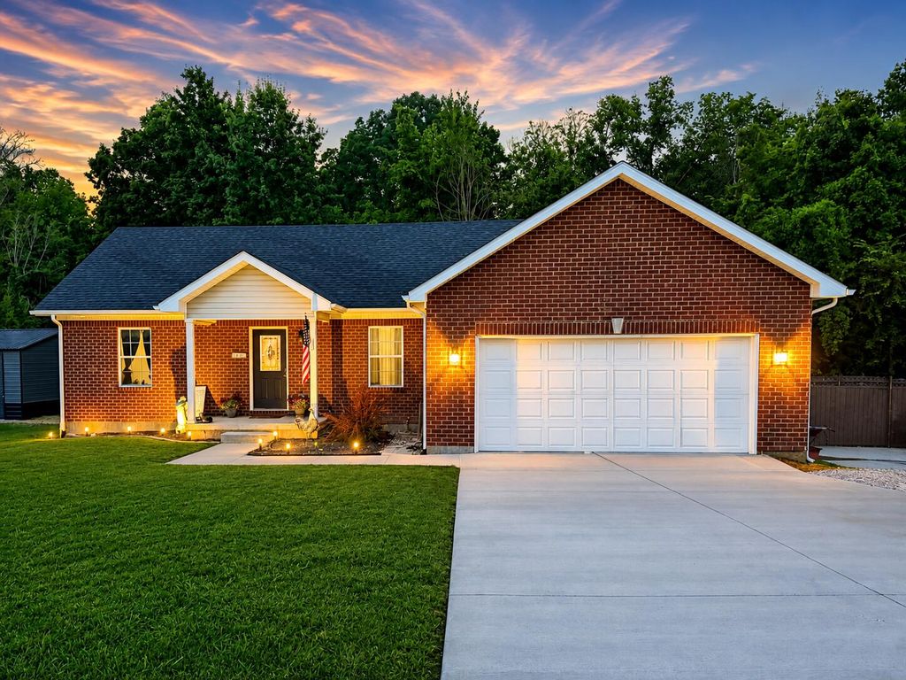 1010 Rainbow Way, Lawrenceburg, KY 40342