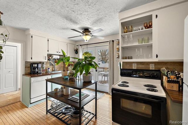 2140 Garfield Street, Ferndale, MI 48220