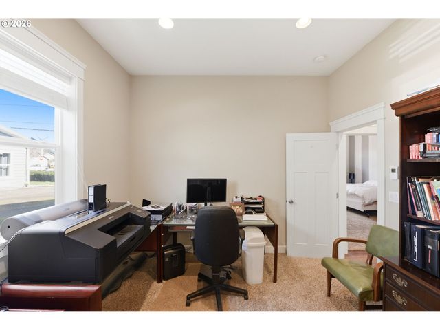 1400 HOLLOWAY MEWS, Coos Bay, OR 97420