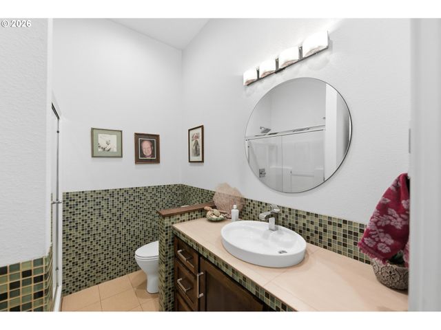 1400 HOLLOWAY MEWS, Coos Bay, OR 97420