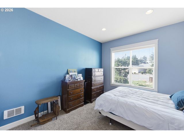 1400 HOLLOWAY MEWS, Coos Bay, OR 97420