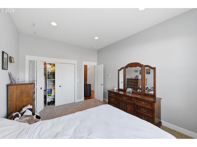 1400 HOLLOWAY MEWS, Coos Bay, OR 97420